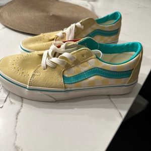 Vans of the Wall suede shoe